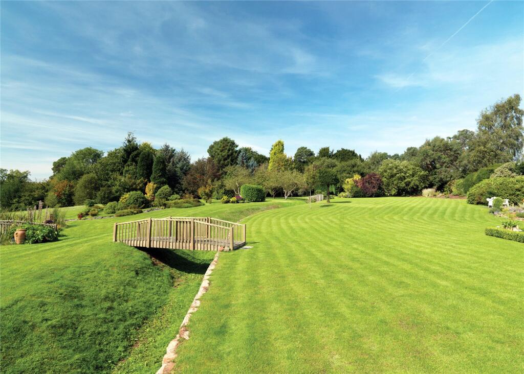 Gardens &amp; Bridge