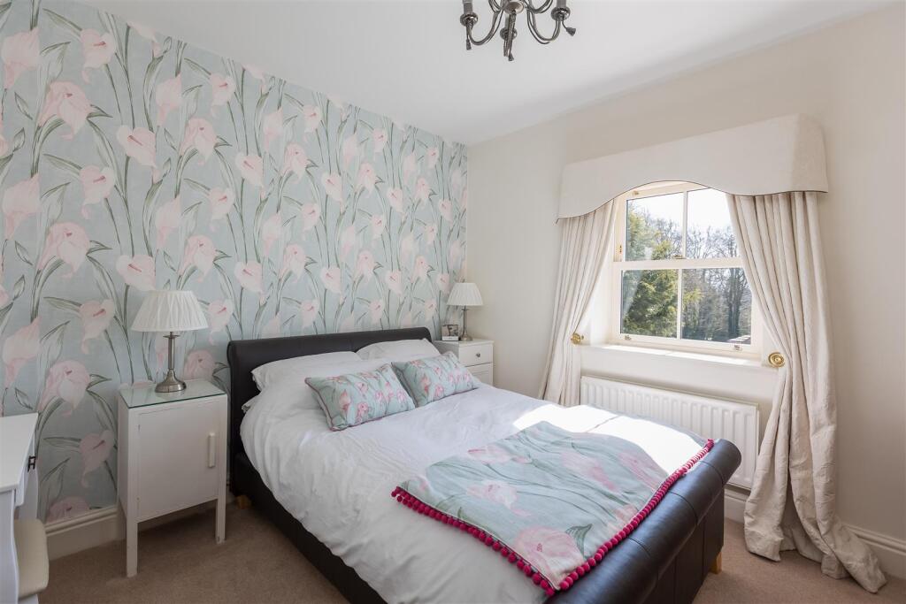 Grooms Cottage Bedroom 2-1.jpg