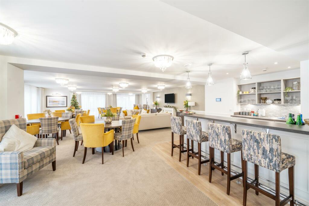 Owners Lounge &amp; Bar.JPG