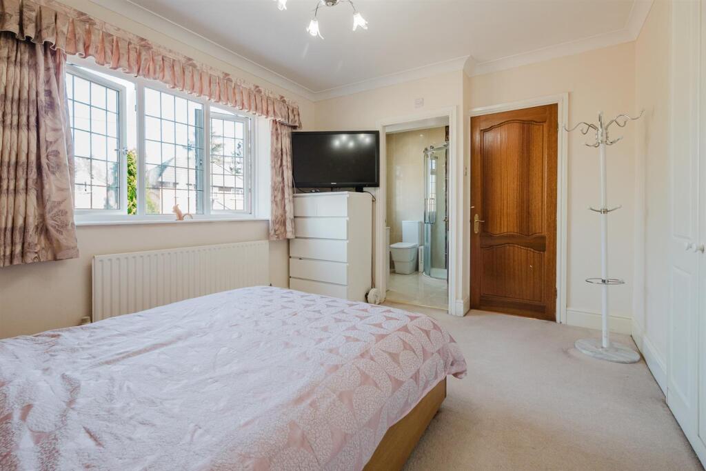 Principal Bedroom 1 Aspect 2