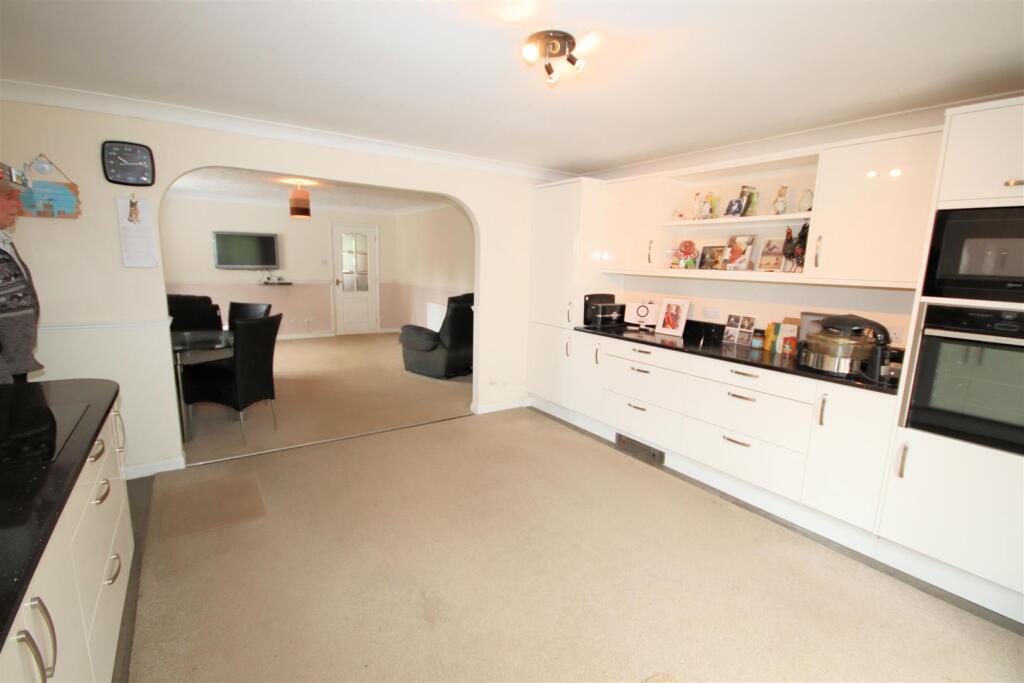 View of Kitchen/Breakfast Room