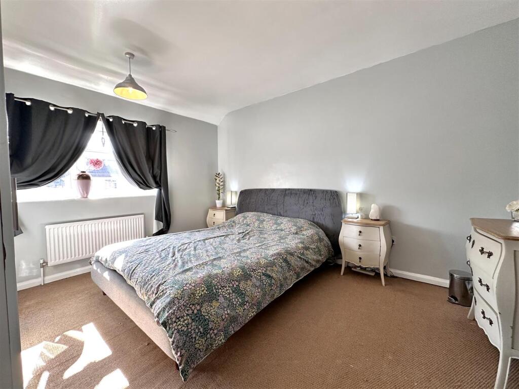 Master Bedroom 554