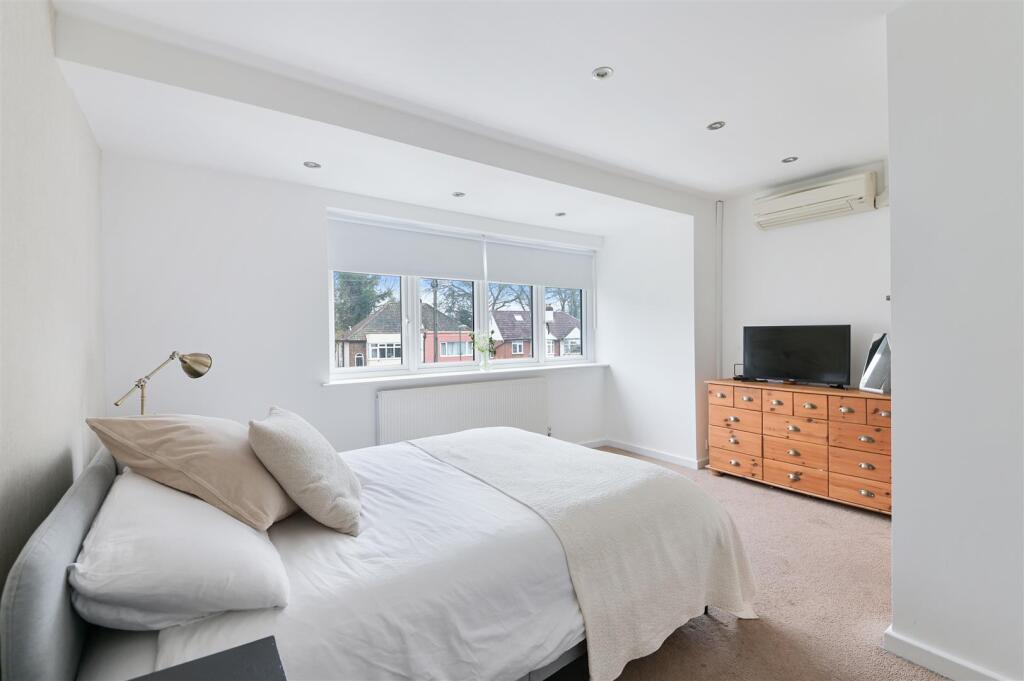 CHIPSTEAD WAY,42- (1).jpg