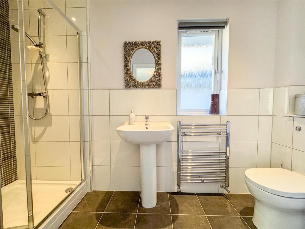 Master/En-Suite