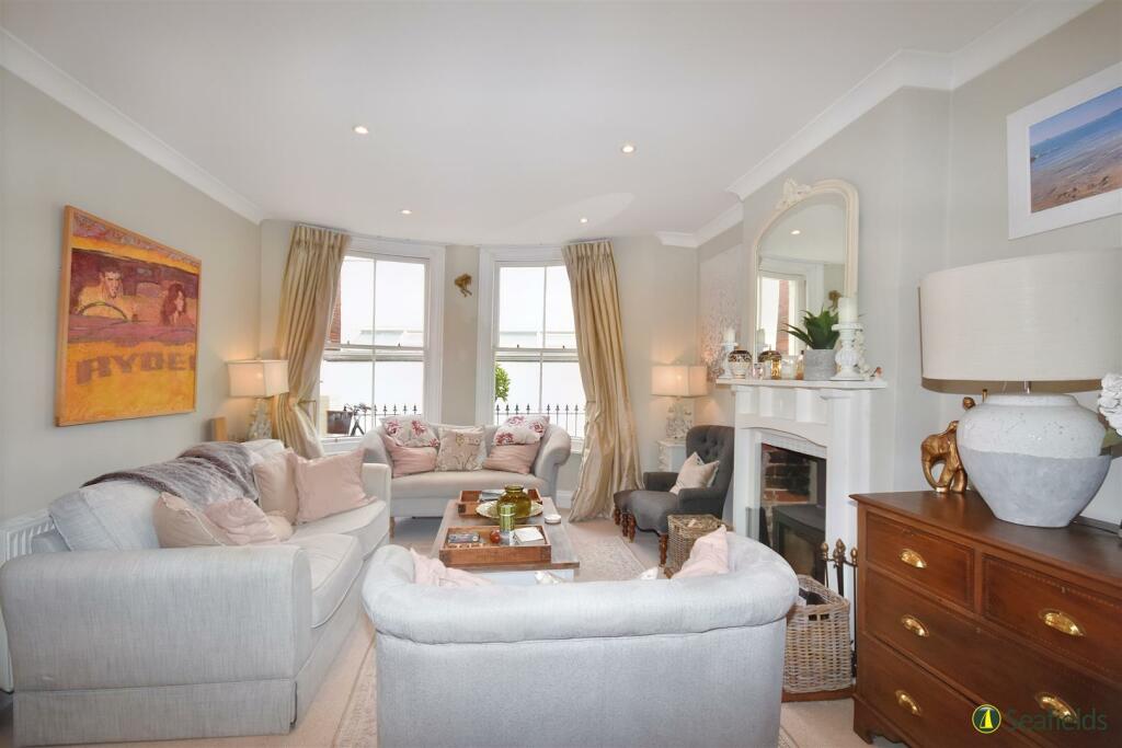 Sitting Room..jpg