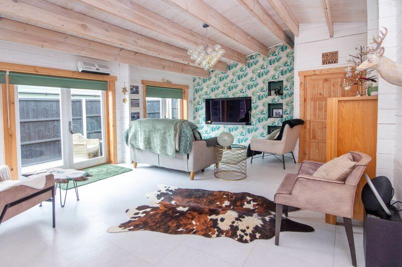 Annexe Lounge