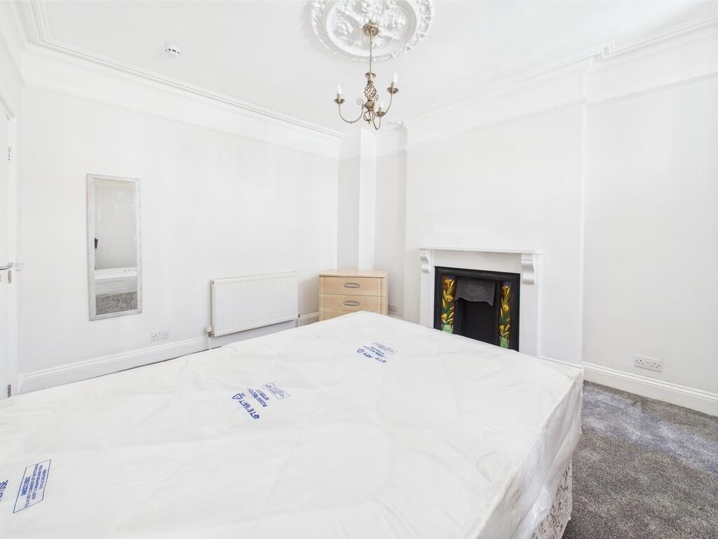 CAM02089G0-PR0482...