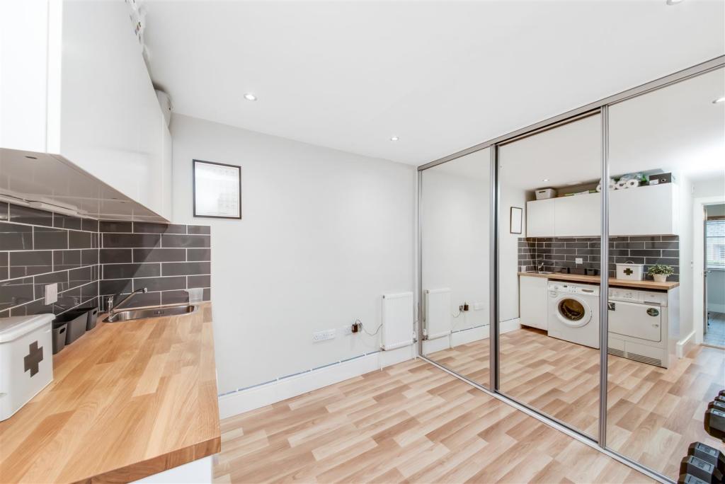 UTILITY ROOM/GYM