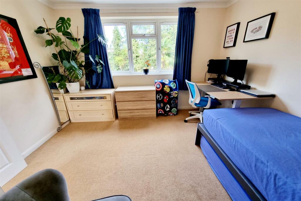 BEDROOM 3: