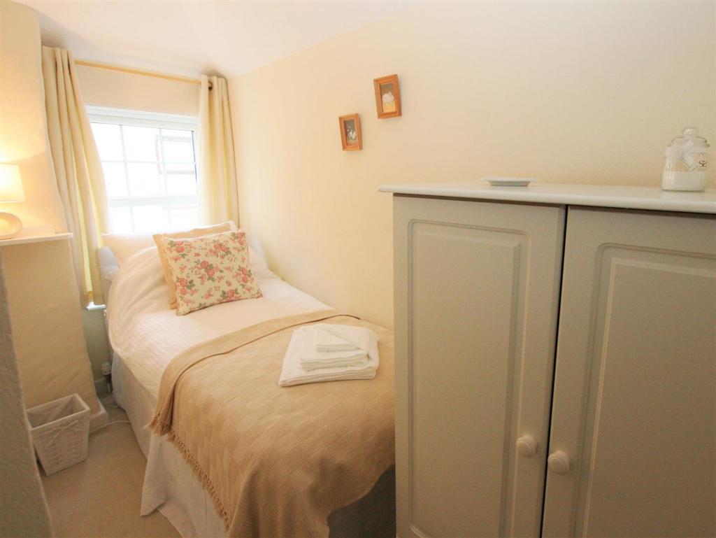Spring Cottage Bedroom 3
