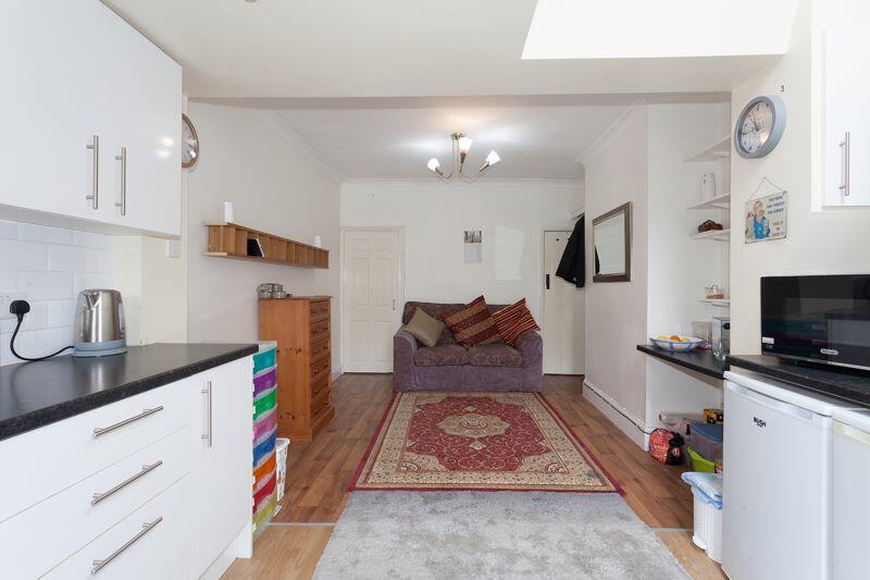 OPEN PLAN LIVING KITCHEN