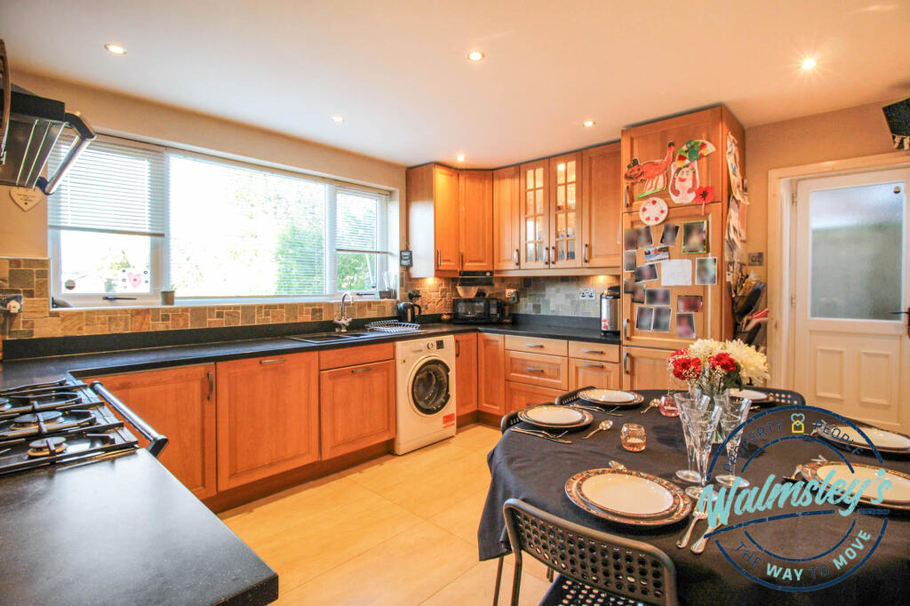 Kitchen breakfast room