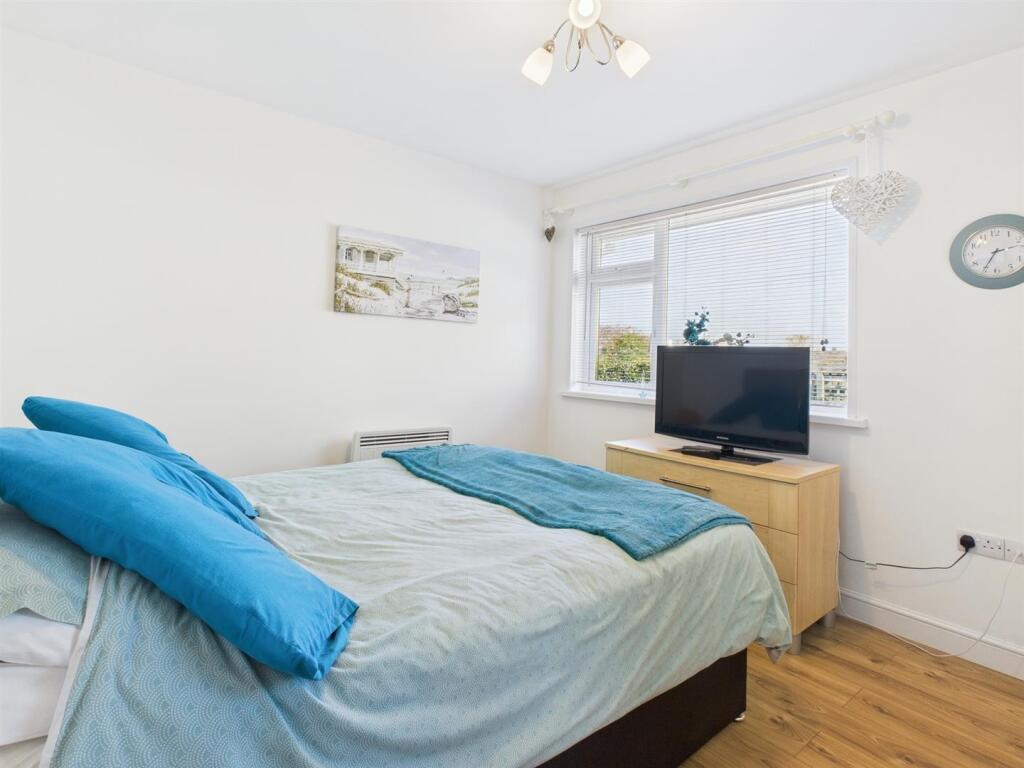 Rear Bedroom.