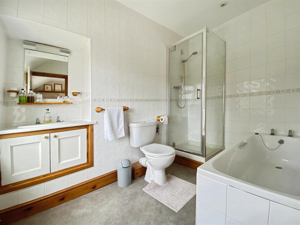 8d840fa5-B-4201-8D38-1AB4C6BFC921-1791-000000CC80D