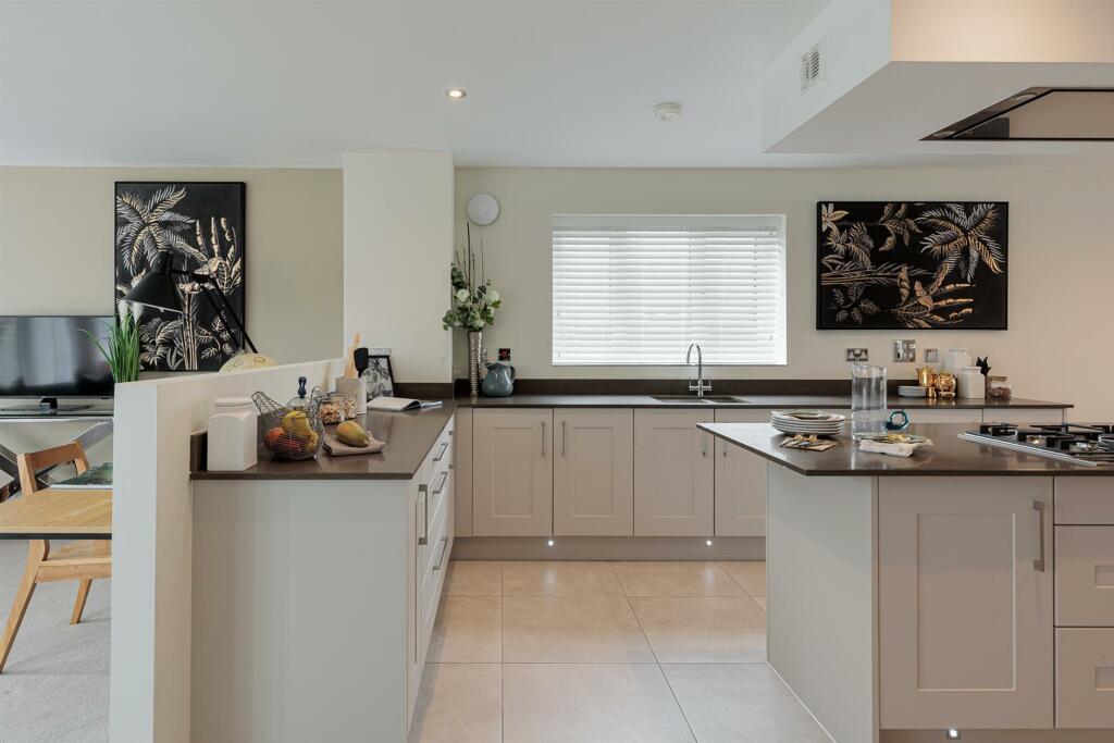 Kitchen/Dining Area
