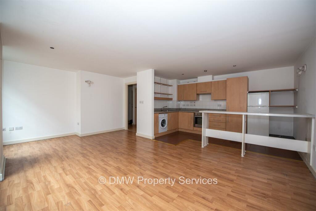 OPEN PLAN LOUNGE/KITCHEN/DINER