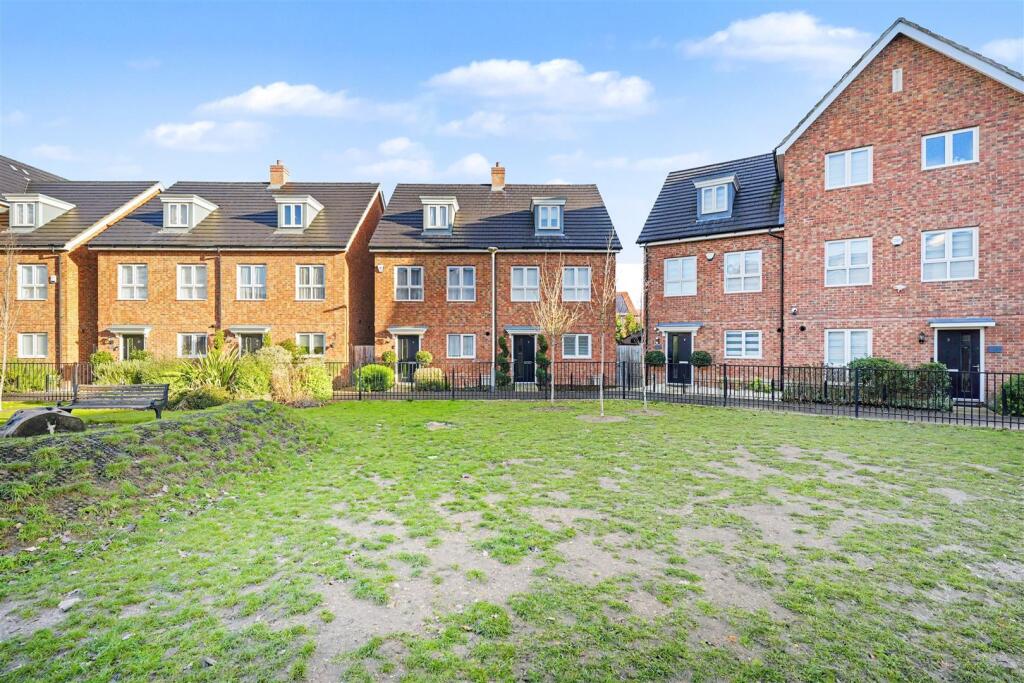 Chace Village Road, Enfield