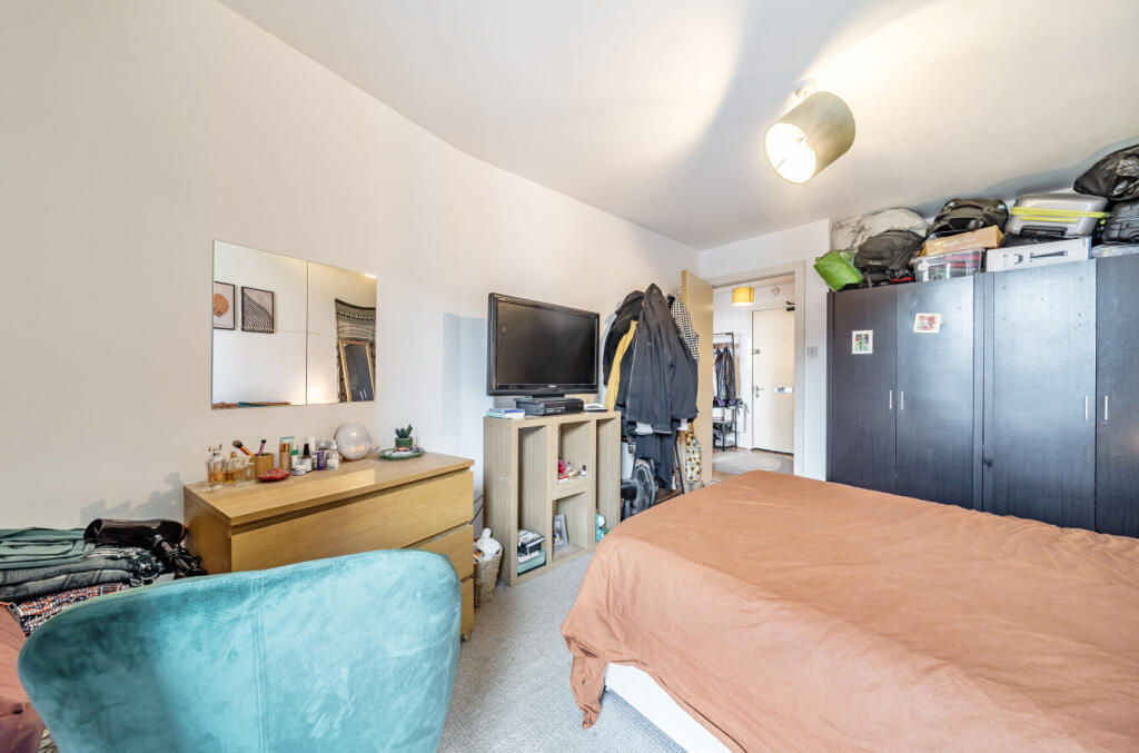 1285636-14-684072...