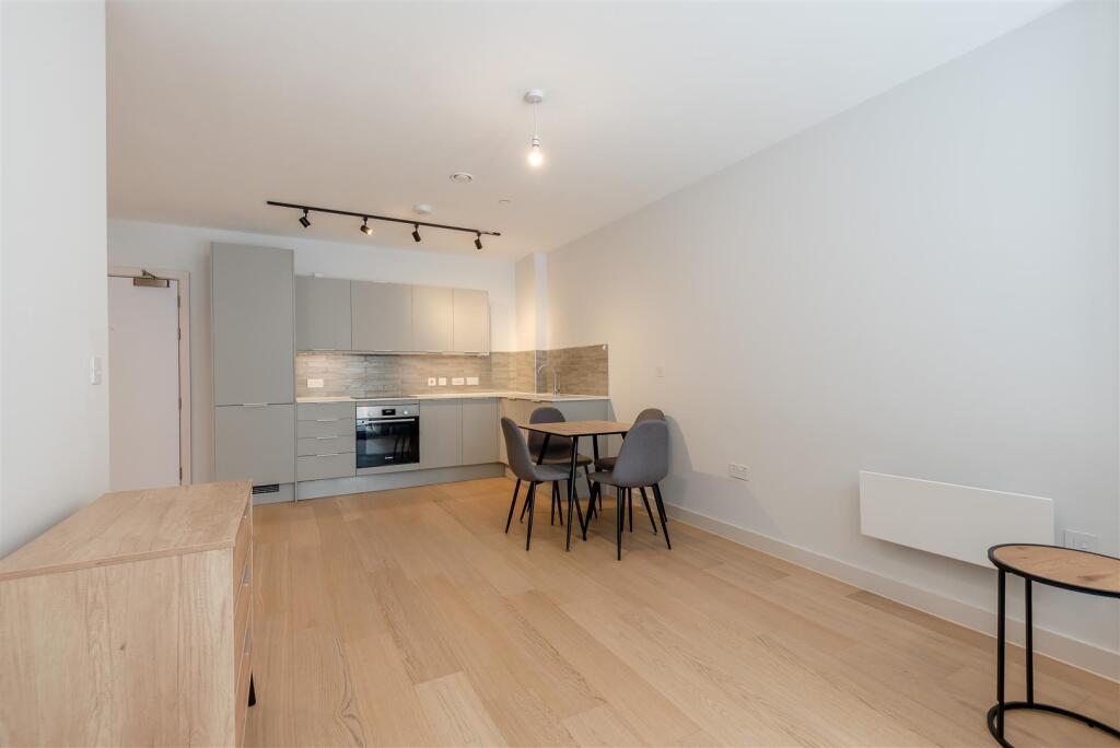 8652869-interior05.jpg