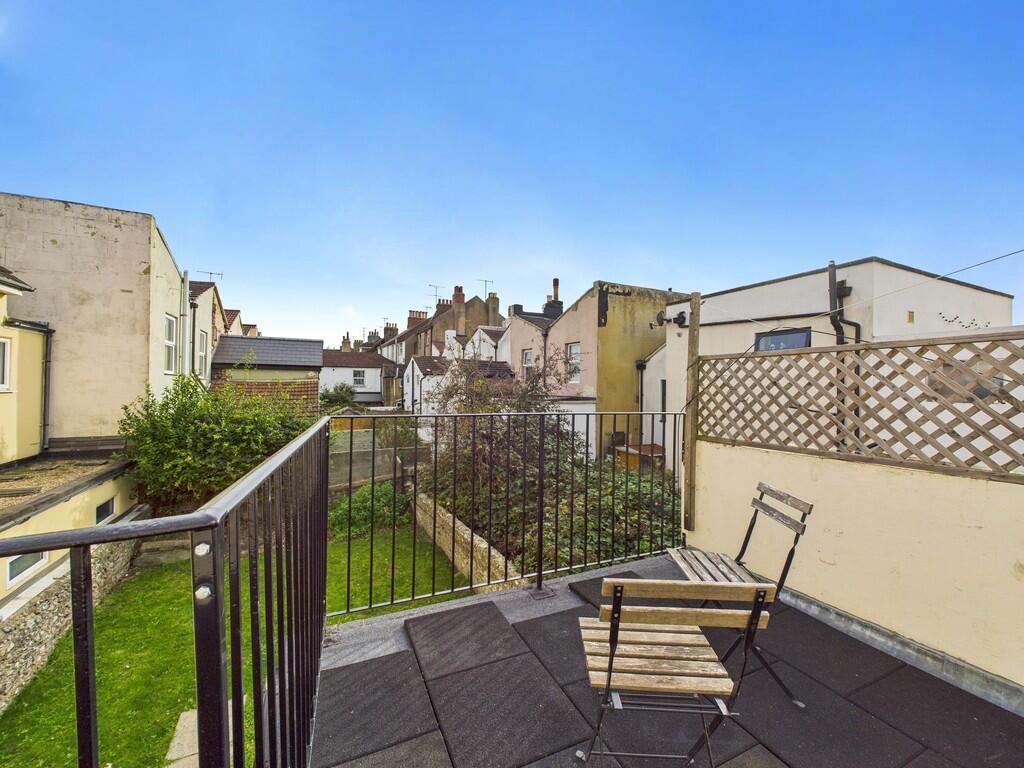 CAM03519G0-PR0382...