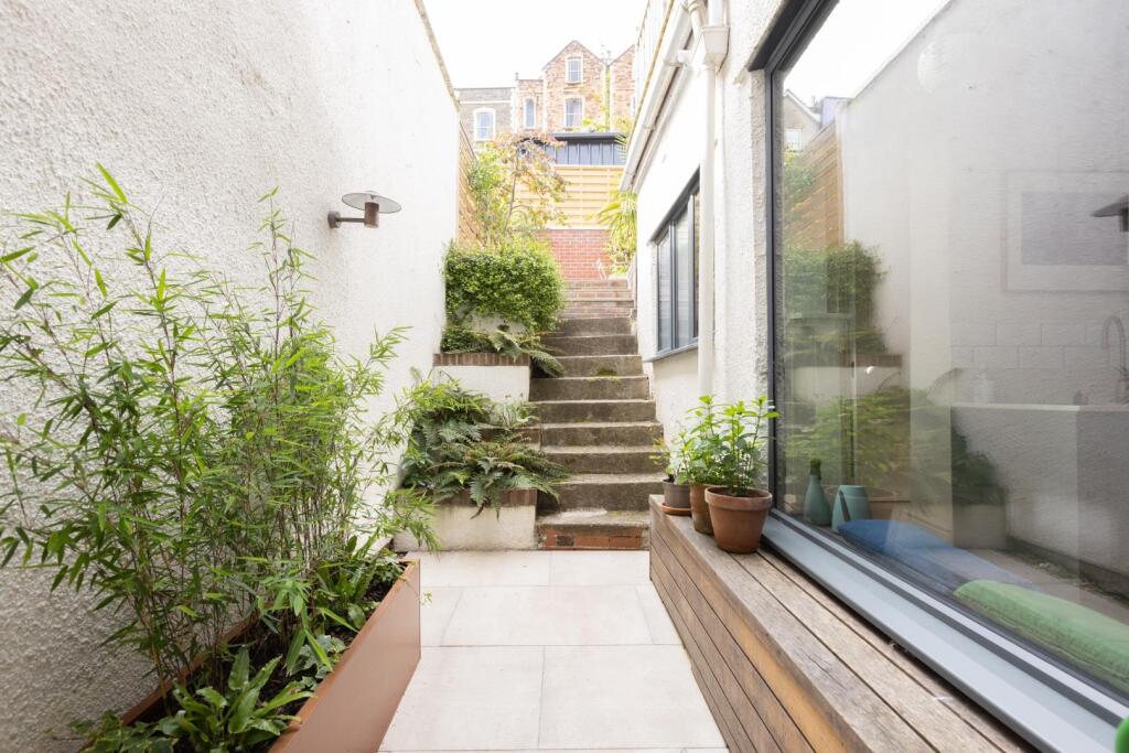 99 Lower Cheltenham Place-36.jpg