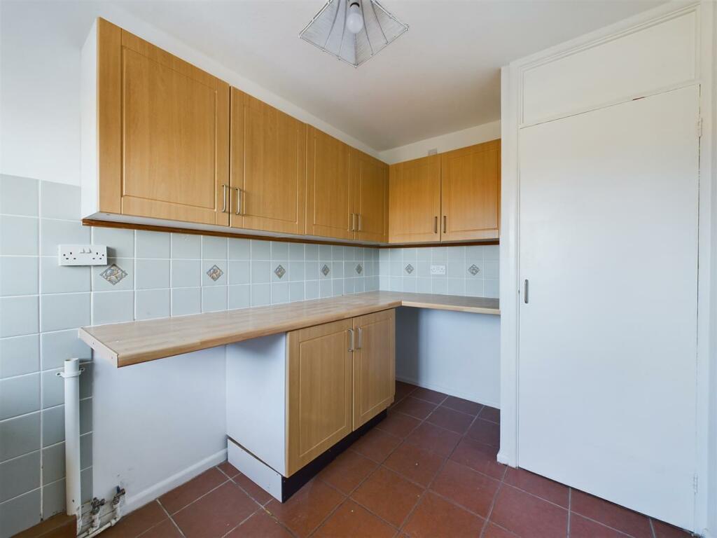 51 Carneton Close Kitchen