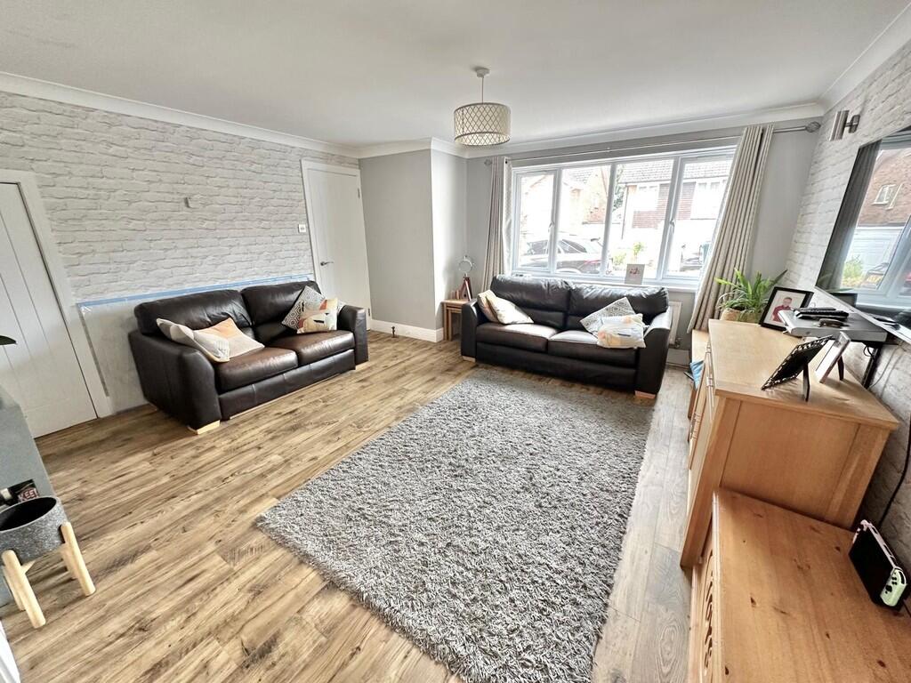 IMG-20250821-WA00...