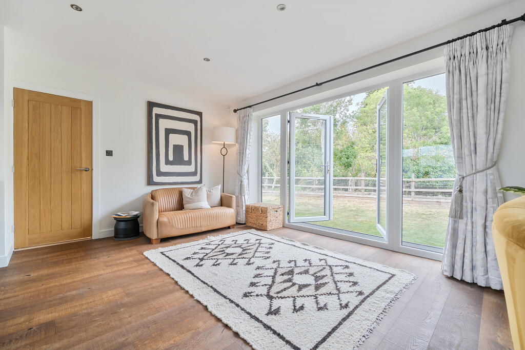 Sitting/Dining Room