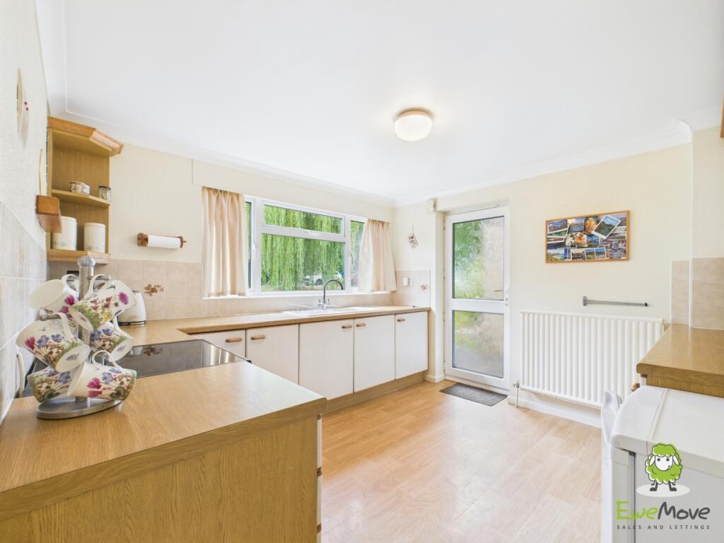 EweMove Estate Agents Basingstoke - Coniston Road 