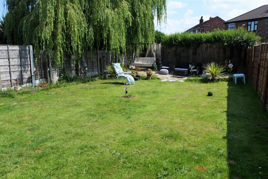 Rear Garden 1.JPG