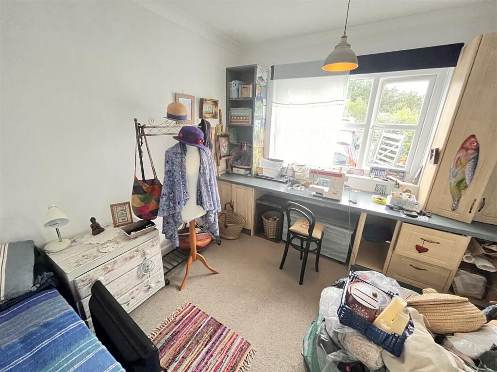 Bed Room 2 / Office