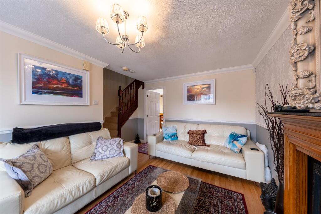 8 Gowy Court-010.jpg