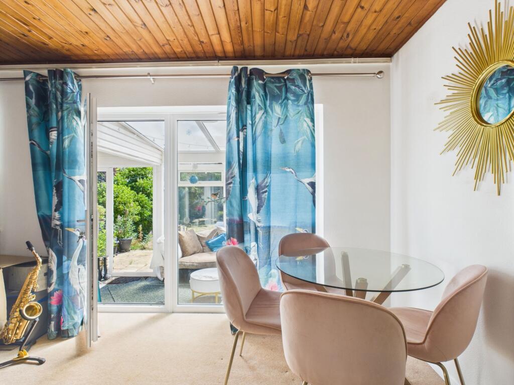 CAM04922G0-PR0047-STILL008