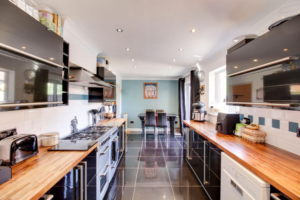 Kitchen / Dining Room
