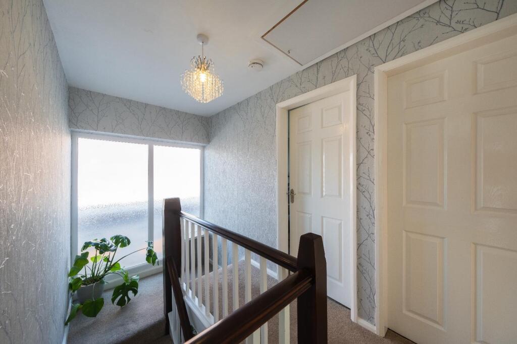 27 Hockenhull Crescent-014.jpg