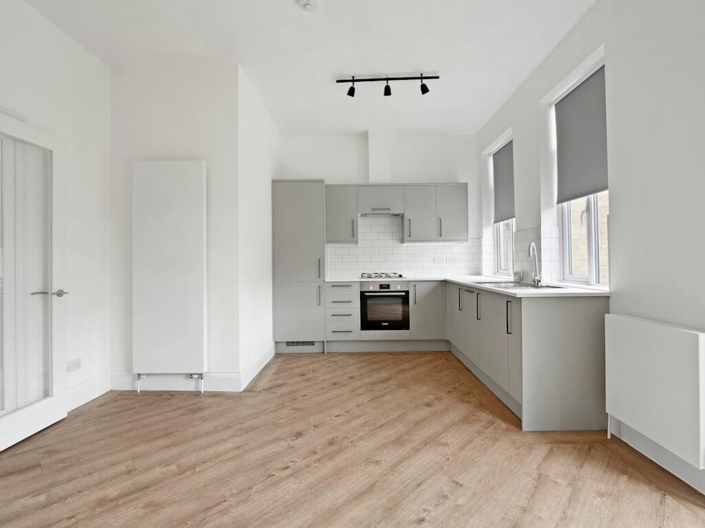 3.kitchen.jpg