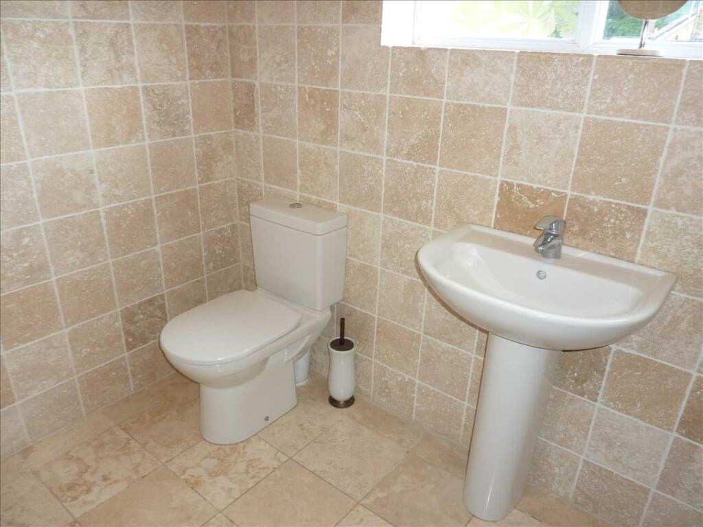 FAMILY BATHROOM