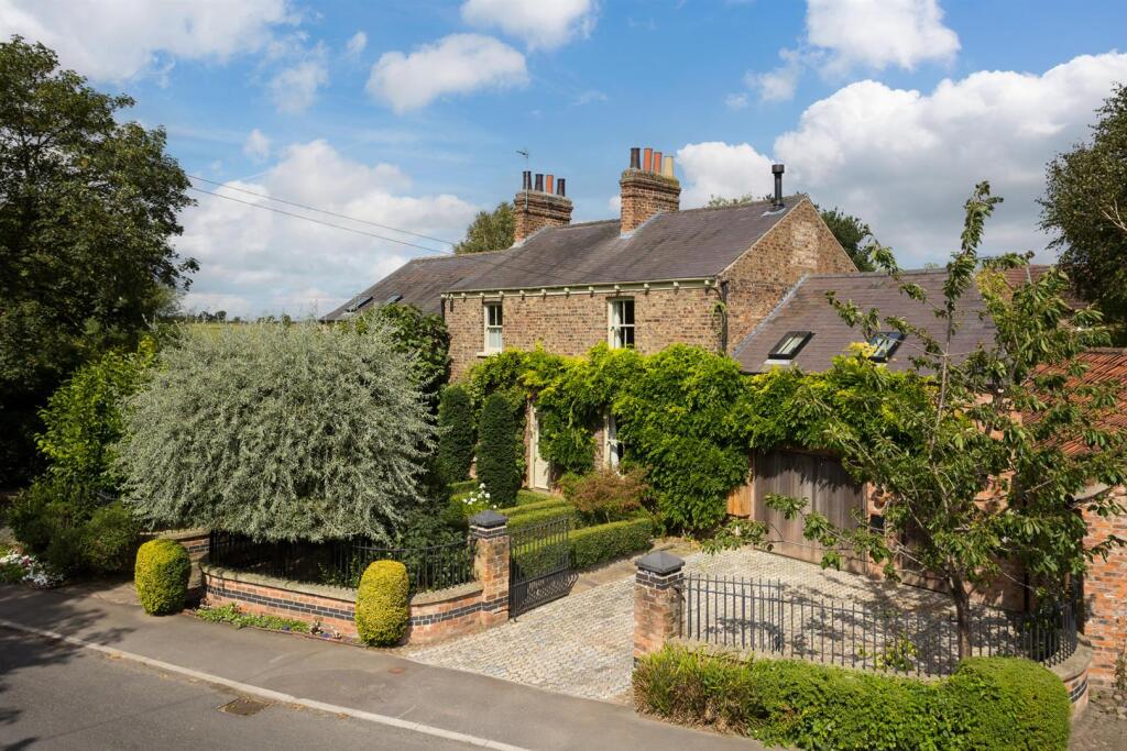 Saxe Dane Lodge