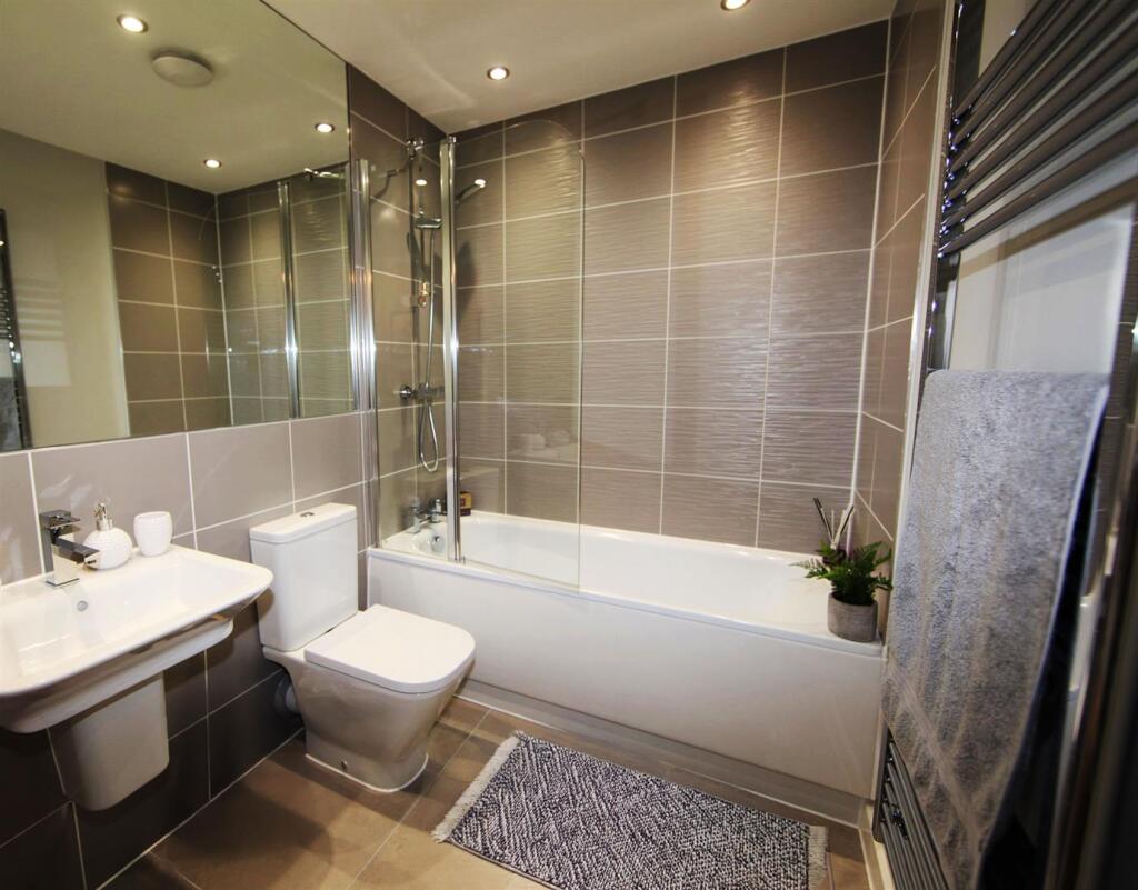 family-bathroom_v2.jpg