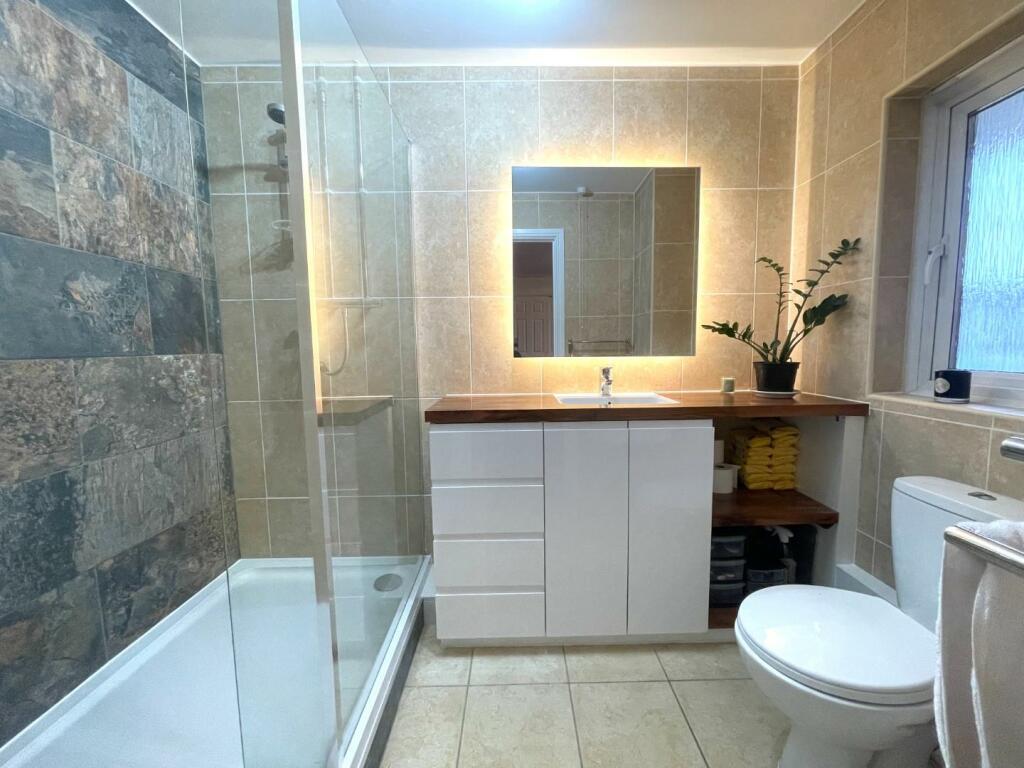 Bathroom Two.JPG