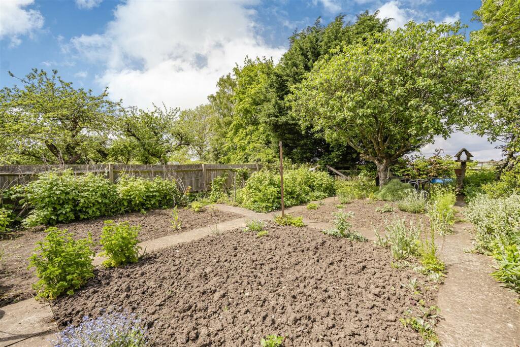 32a High Street, Paulerspury