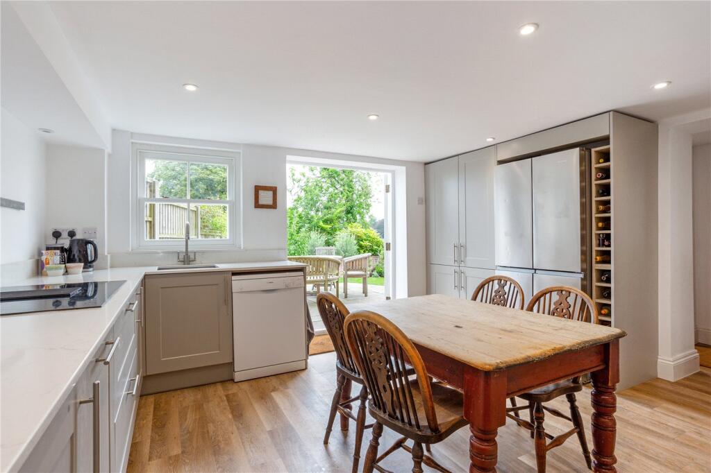 Kitchen/Dining