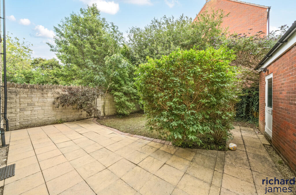 85d3a22429e94c31954b04d38967822c