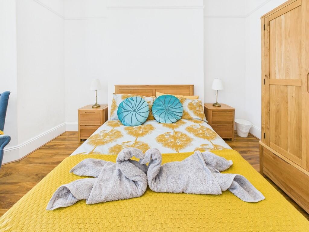 CAM03974G0-PR0120...