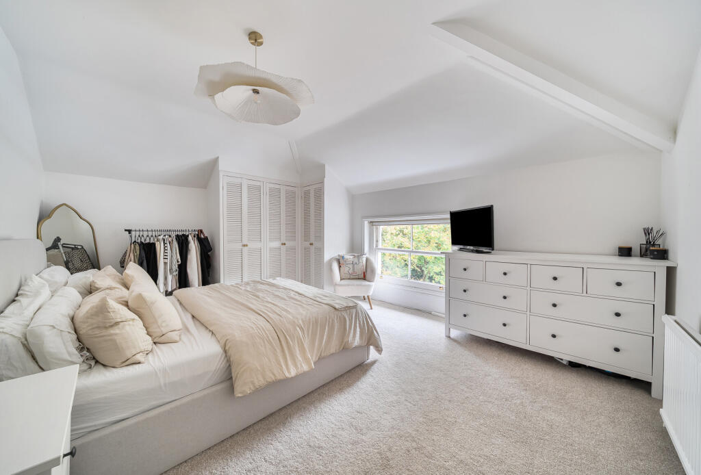 1371926-1-68f7988...