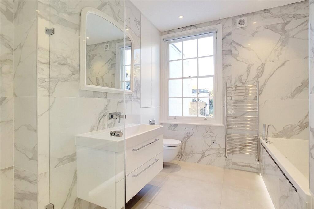 En Suite Bathroom