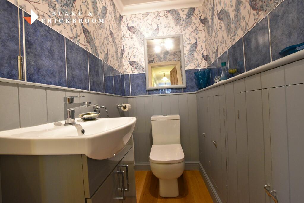 SEPARATE CLOAKROOM