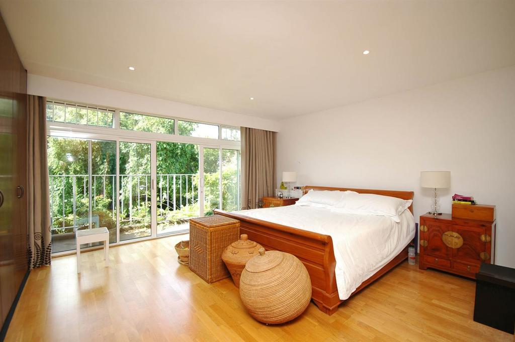 6 Millfield Lane-Bedroom.jpg