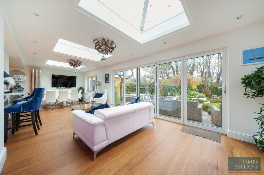 Dining / Living Room