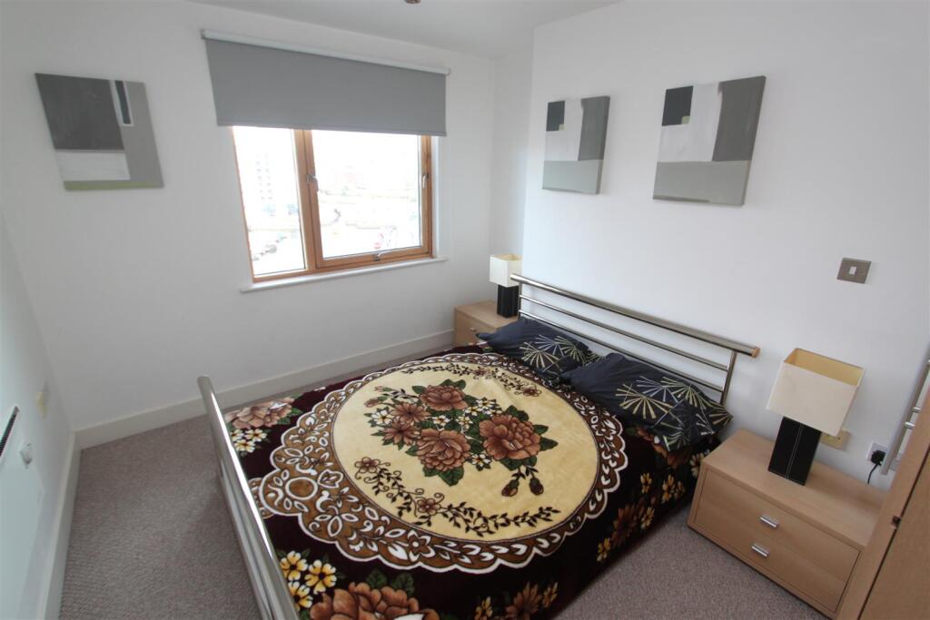 bedroom2.JPG